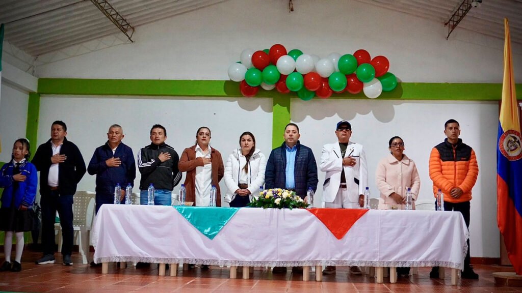 Entrega de bus en Santa Bárbara