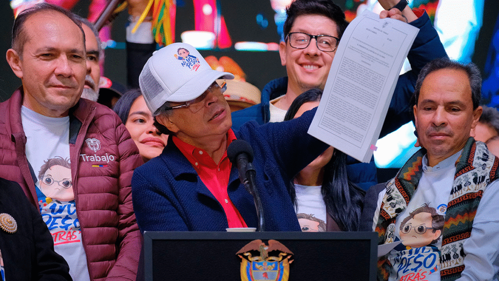 Presidente Gustavo Petro y el salario mínimo vital