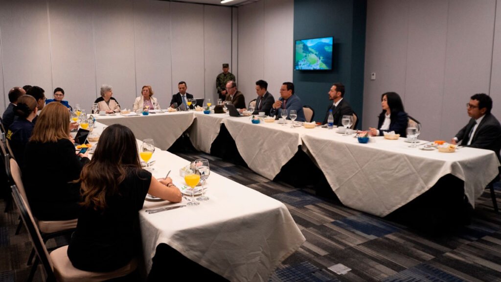 Reunión de cancilleres de Colombia y Ecuador en Quito