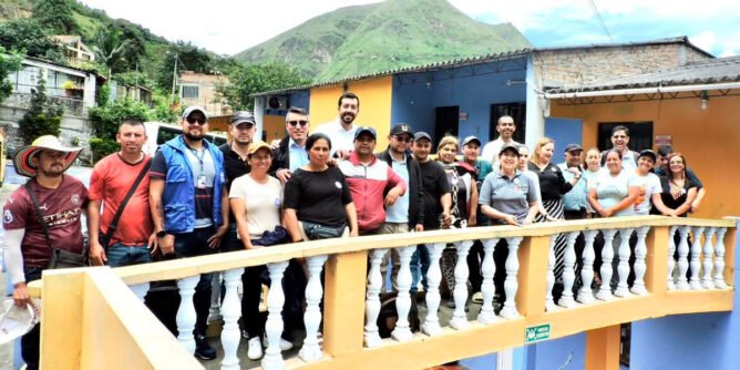 Acuerdos entre funcionarios y manifestantes en El Pedregal