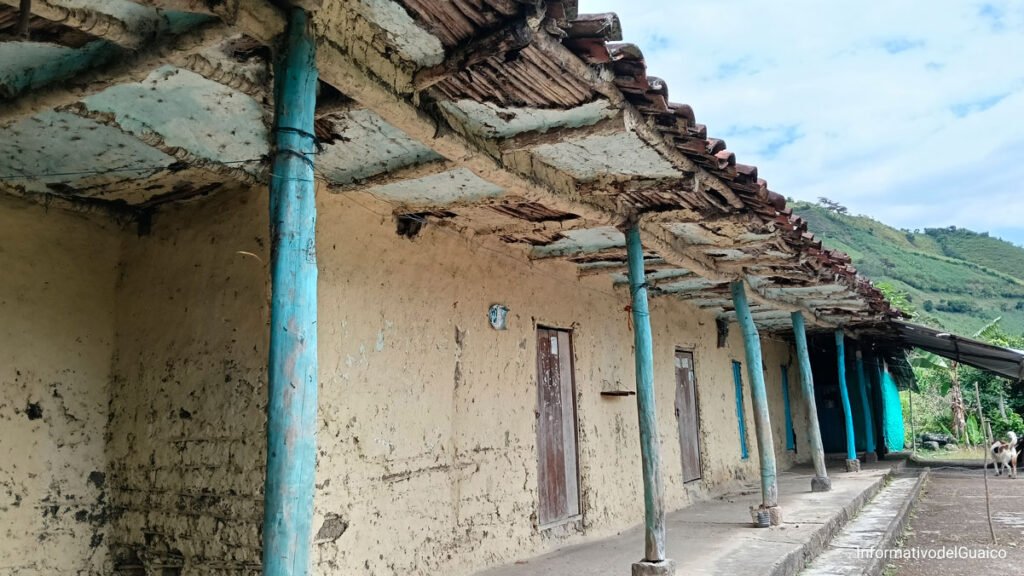 Casa abandonada de Bahareque en Piedra Larga, Ancuya