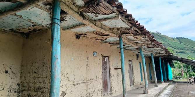 Casa abandonada de Bahareque en Piedra Larga, Ancuya