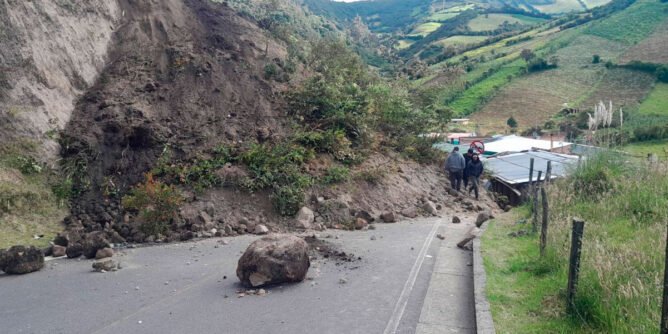 Deslizamiento km 10 de la vía Túquerres - Samaniego