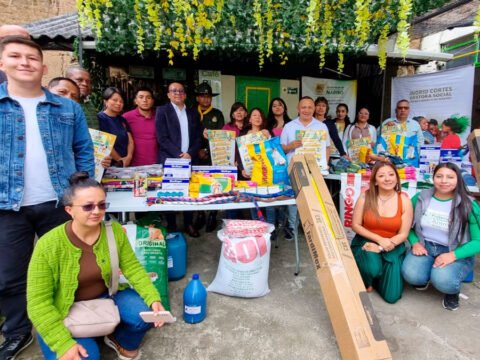 Entregan insumos veterinarios para animales vulnerables