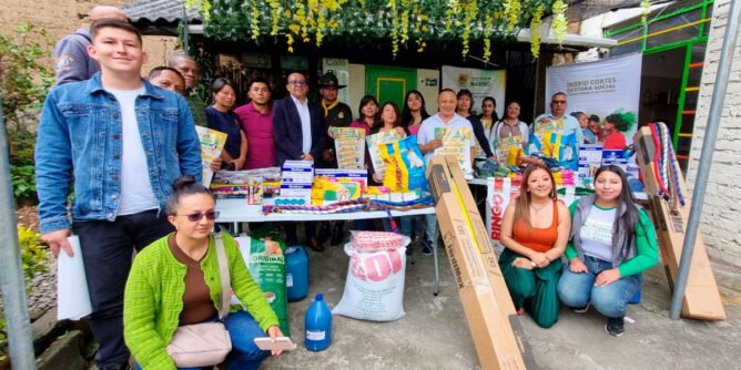 Entregan insumos veterinarios para animales vulnerables