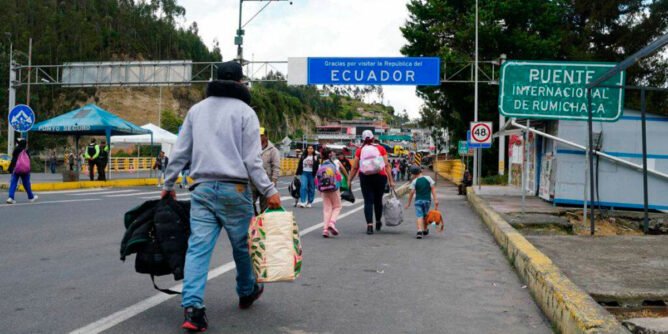 Este viernes se abrió nuevamente el puente internacional de Rumichaca