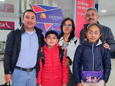 Estudiantes y docentes de la IE Nuestra Señora del PIlar de Aldana