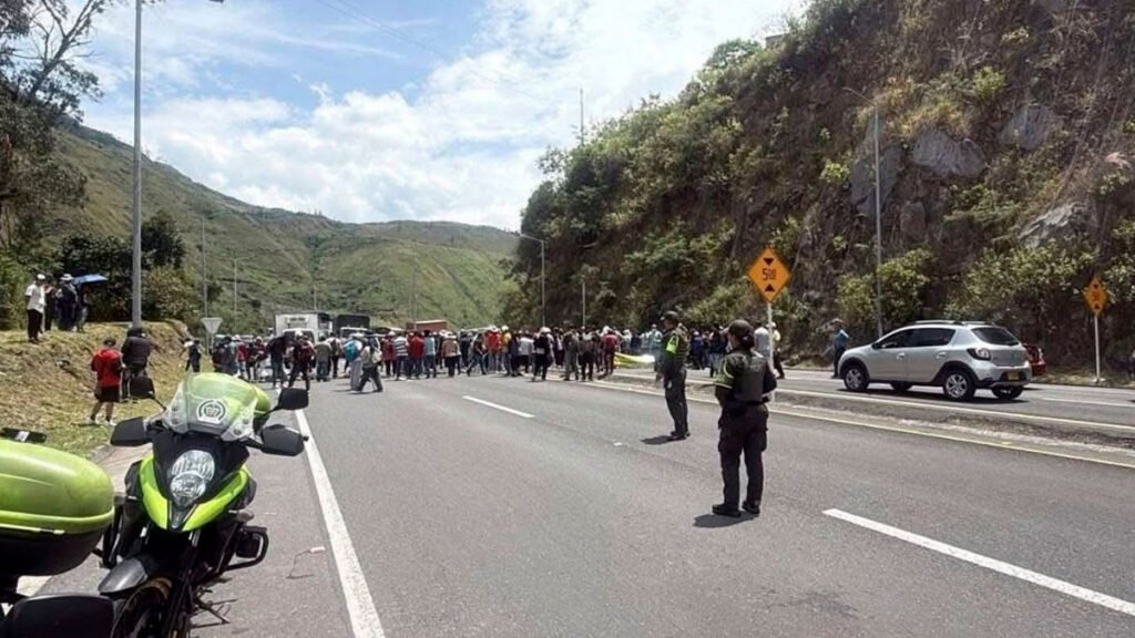 Movilización en El Pedregal, Imués, por comunidades de Abades