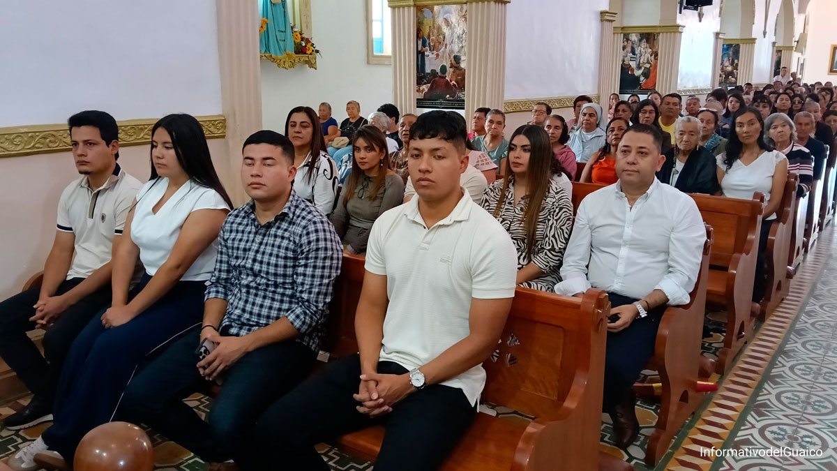 El presbítero Alveiro Bastidas Martínez celebra su primera eucaristía en el templo del Sacratísimo Corazón de Jesús de El Ingenio, Sandoná