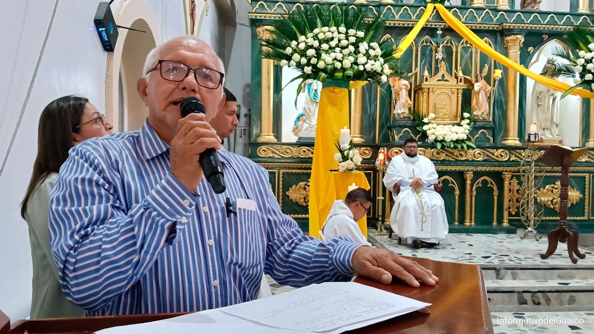 El presbítero Alveiro Bastidas Martínez celebra su primera eucaristía en el templo del Sacratísimo Corazón de Jesús de El Ingenio, Sandoná