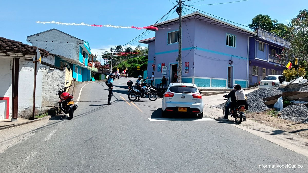 El presbítero Alveiro Bastidas Martínez celebra su primera eucaristía en el templo del Sacratísimo Corazón de Jesús de El Ingenio, Sandoná
