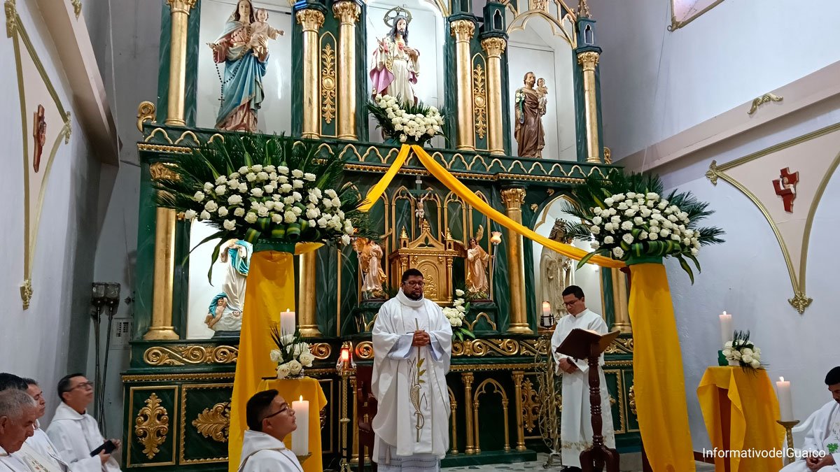 El presbítero Alveiro Bastidas Martínez celebra su primera eucaristía en el templo del Sacratísimo Corazón de Jesús de El Ingenio, Sandoná