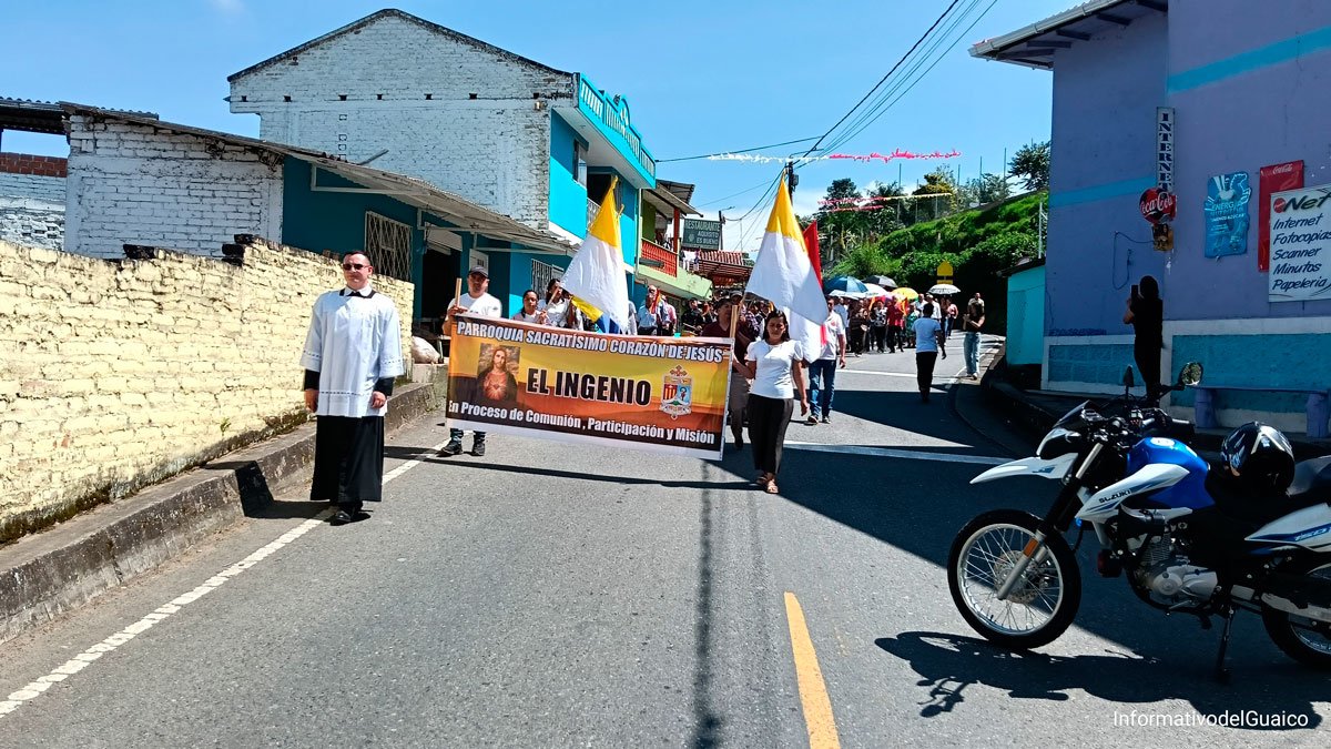 El presbítero Alveiro Bastidas Martínez celebra su primera eucaristía en el templo del Sacratísimo Corazón de Jesús de El Ingenio, Sandoná