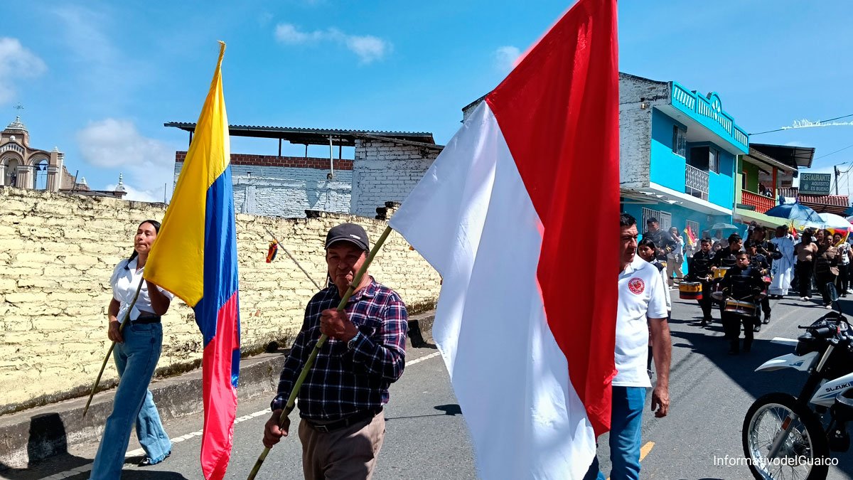 El presbítero Alveiro Bastidas Martínez celebra su primera eucaristía en el templo del Sacratísimo Corazón de Jesús de El Ingenio, Sandoná