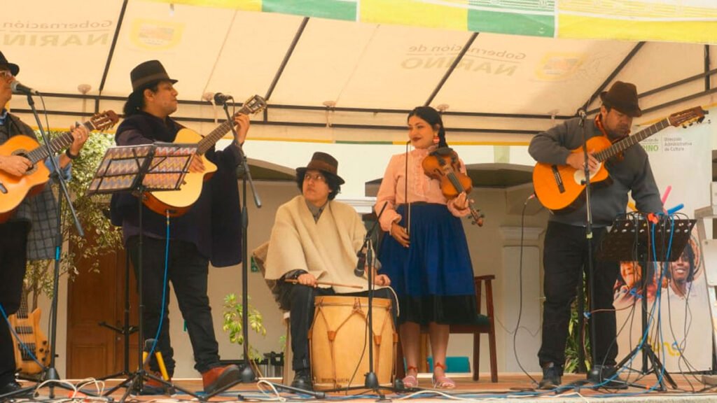 Proyecto Nuestra Herencia entrega instrumentos musicales