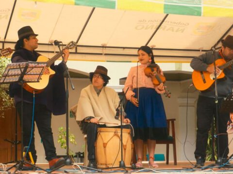 Proyecto Nuestra Herencia entrega instrumentos musicales