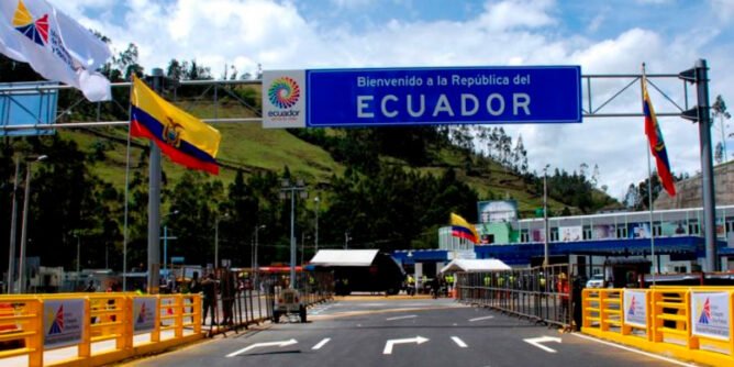 Puente internacional de Rumichaca, en la frontera entre Colombia y Ecuador