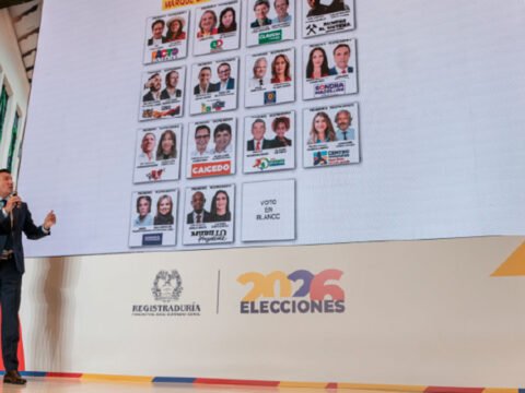 Registrador Nacional Hernán Penagos dirige el sorteo de la tarjeta electoral para presidencia y vicepresidencia