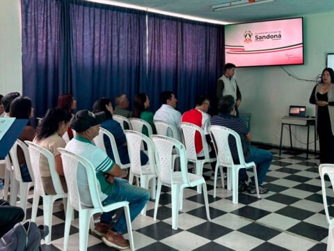 Socialización piscina IESTA