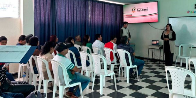 Socialización piscina IESTA