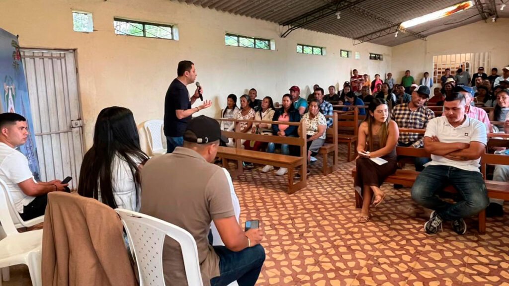 Socialización proyecto de construcción de cubierta del polideportivo de Santa Rosa Centro