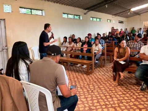 Socialización proyecto de construcción de cubierta del polideportivo de Santa Rosa Centro