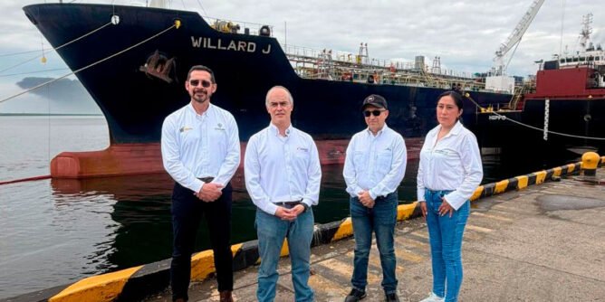 40.000 barriles de diésel nacional llegan a Nariño por el Pacífico