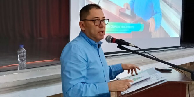 Alcalde de Sandoná en la sesión de la Asamblea Departamental