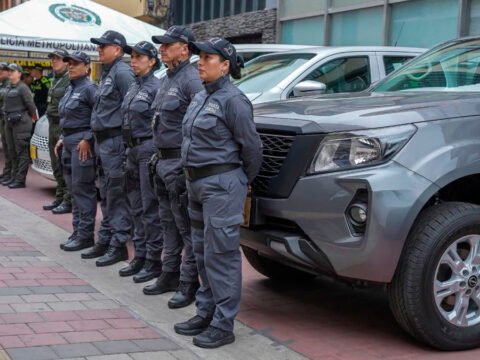 Dotación de vehículos y equipos a la Fuerza Pública