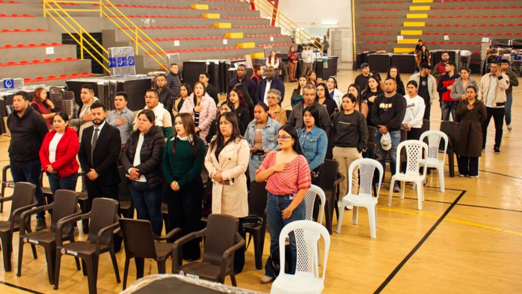 Entrega de dotación para centros de atención de adultos