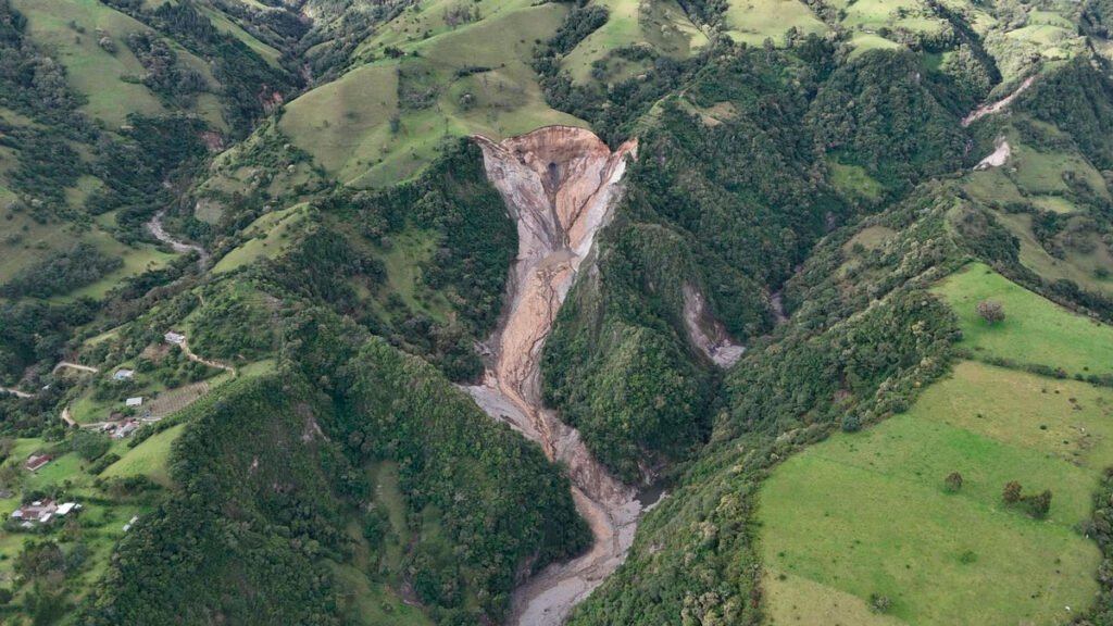 Movimiento de tierra en Peñas Blancas, San Bernardo, Nariño