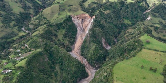 Movimiento de tierra en Peñas Blancas, San Bernardo, Nariño
