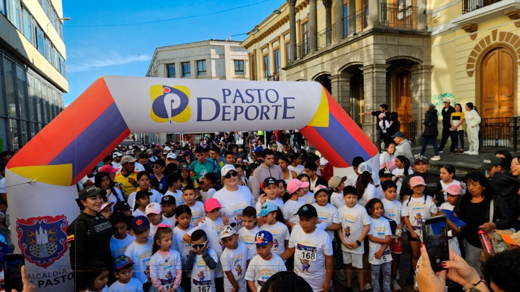 Prueba atlética de niños en Pasto