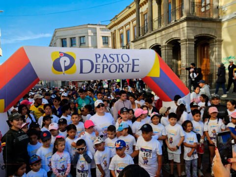 Prueba atlética de niños en Pasto