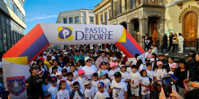 Prueba atlética de niños en Pasto