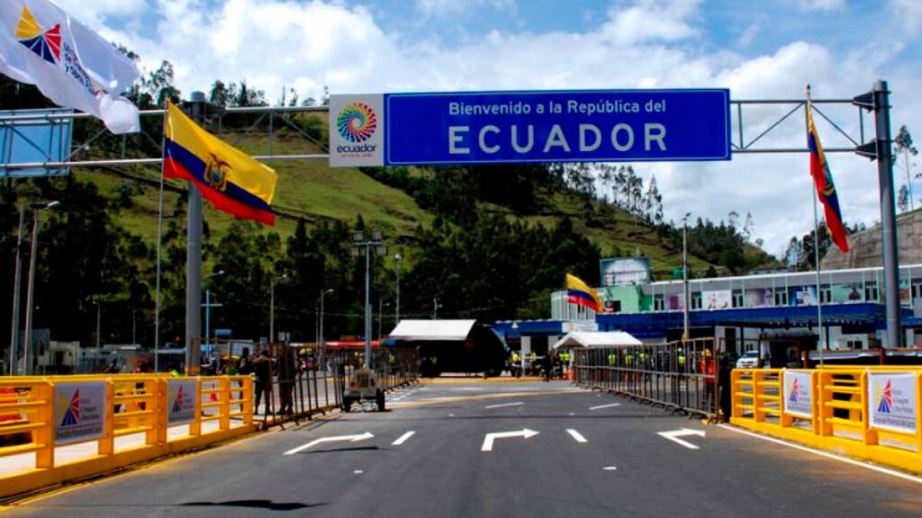 Puente internacional de Rumichaca entre Colombia y Ecuador