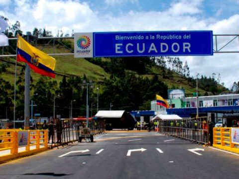 Puente internacional de Rumichaca entre Colombia y Ecuador