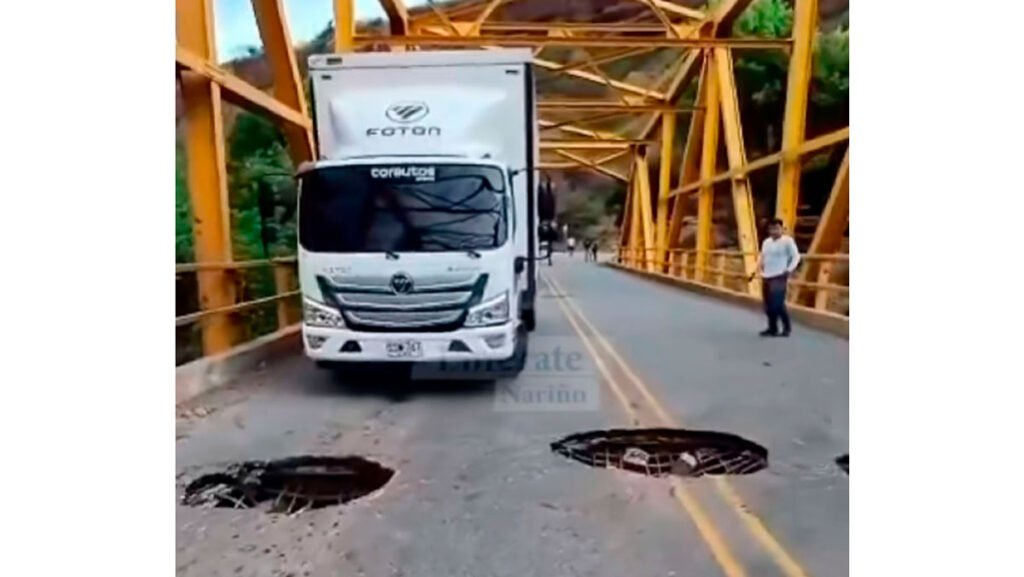 Puente sobre el río Mayo