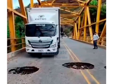 Puente sobre el río Mayo