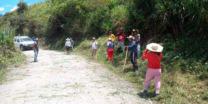 Rocería en la vía Roma - Puente Eduardo Santos