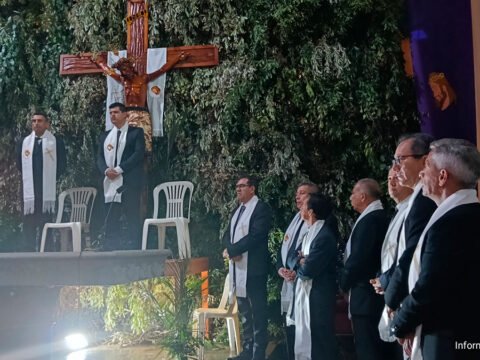 Viernes Santo en Sandoná: reflexión de las Siete Palabras y procesión del Santo Sepulcro Sermón de las Siete Palabras y Sermón del Descendimiento