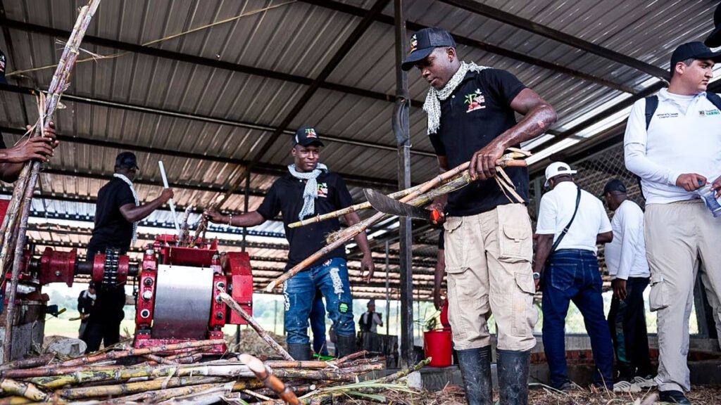 Trapiche en La Laguna de Chimbuza, Roberto Payán