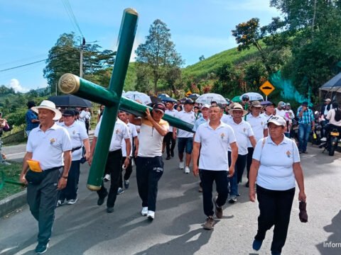 Víacrucis en Sandoná