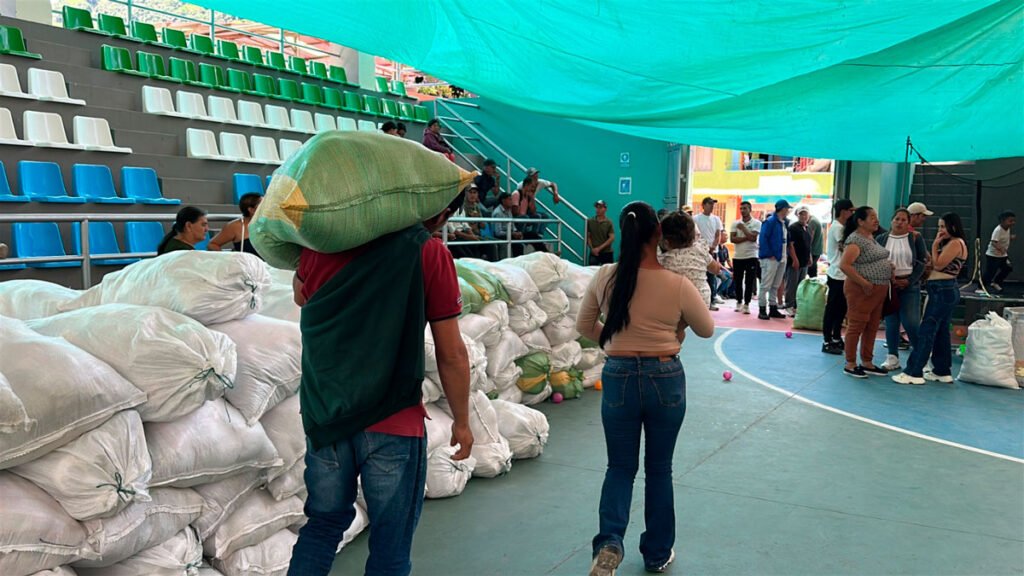 Ayudas humanitarias para familias desplazadas de Linares