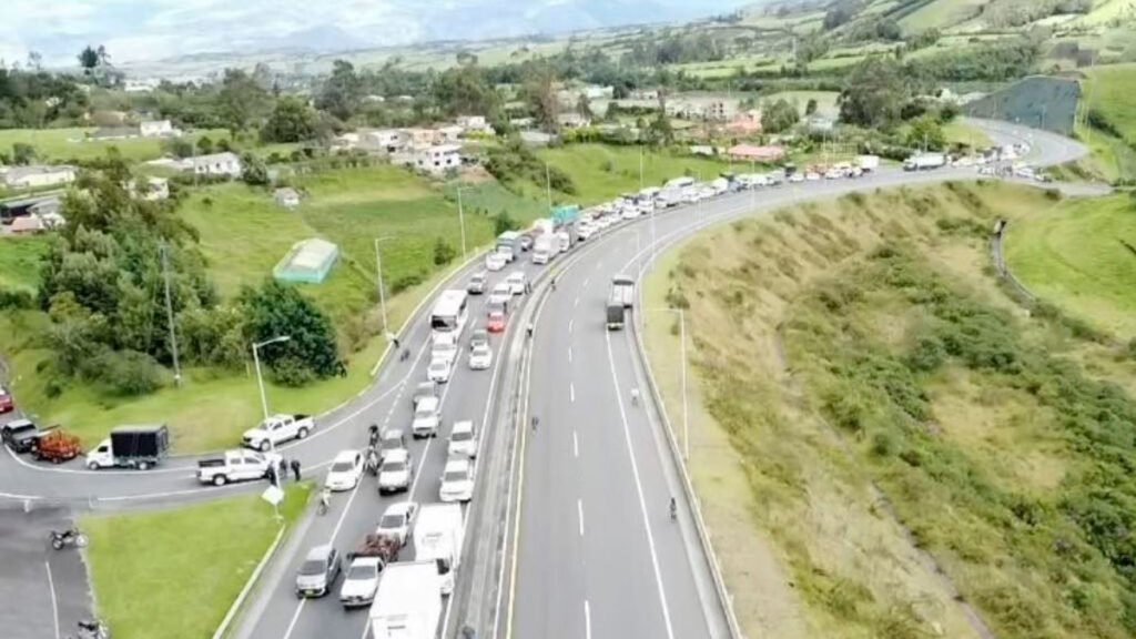 Bloqueda la vía Panamericana en Yacuanquer