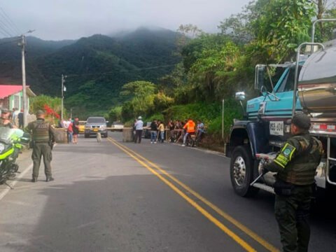 Bloqueo de la vía Túquerres - Tumaco en Piluales