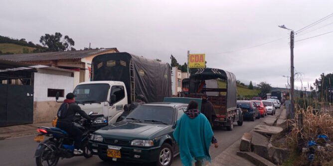 Bloqueo vía Túquerres - Ipiales y Túquerres - Tumaco