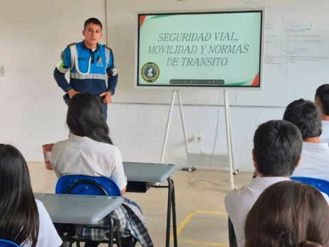 Capacitación a estudiantes de Sandoná en normas de tránsito