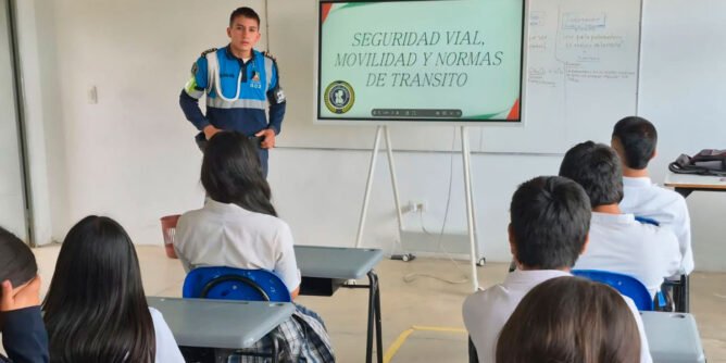 Capacitación a estudiantes de Sandoná en normas de tránsito