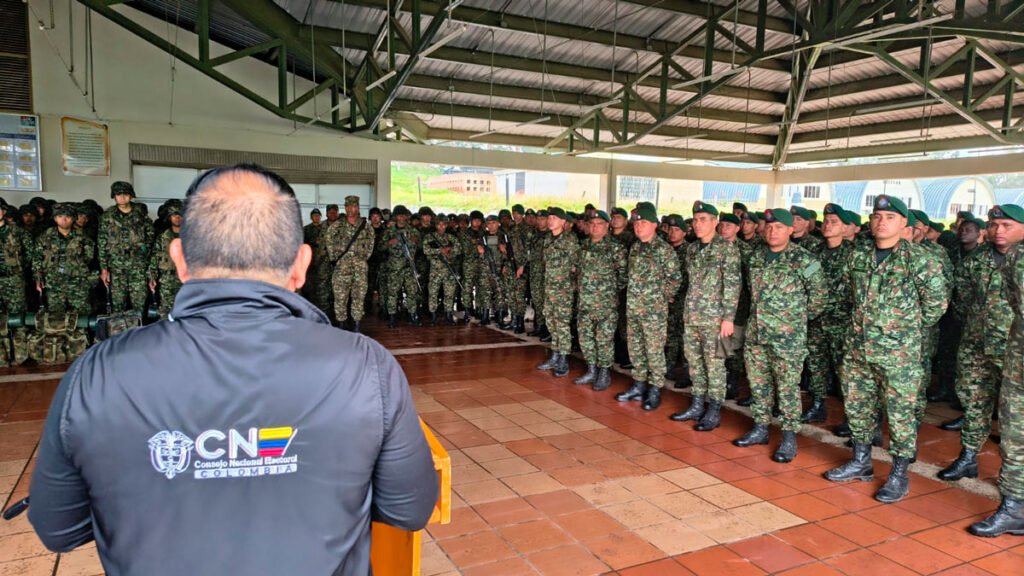 Capacitación a la Fuerza Pública para las elecciones presidenciales